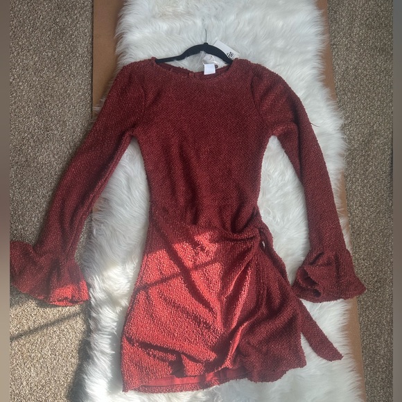 MINERVA FLARED CUFF KNIT WRAP DRESS MAROON - Picture 10 of 11